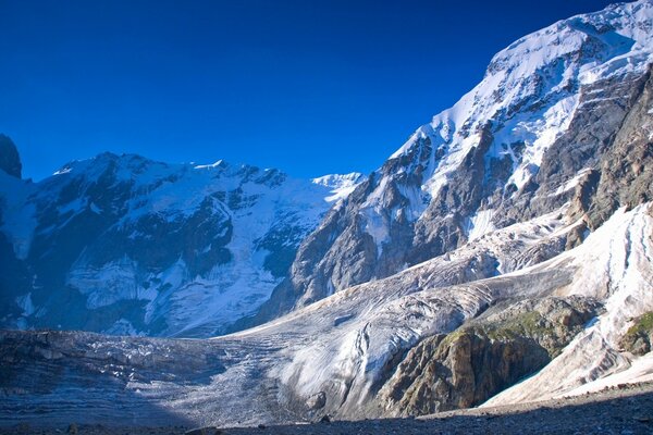 Winter mountains, snow in the reflection of the sun