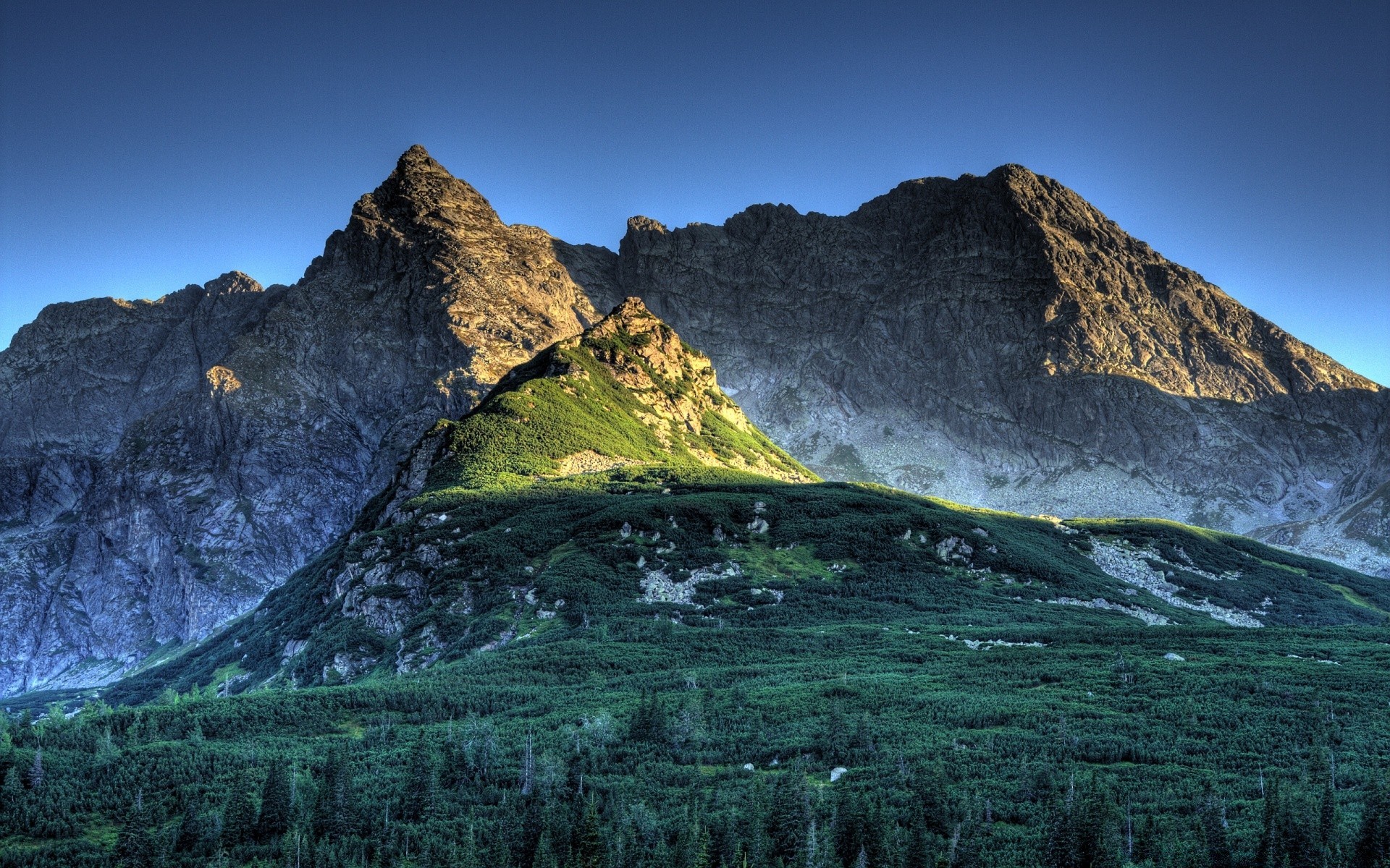 山 山 景观 旅游 天空 自然 风景 户外 岩石 山峰 山谷 日光 水