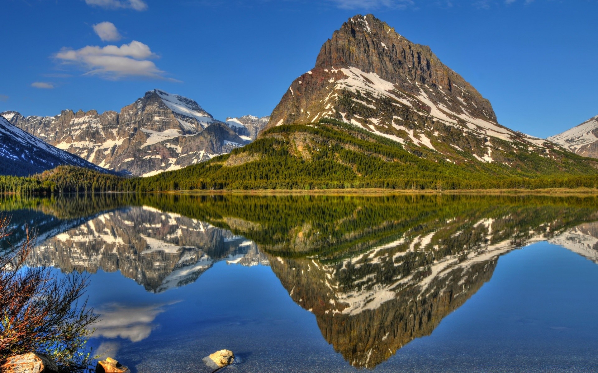 mountains mountain water travel landscape nature outdoors lake sky snow scenic valley daylight