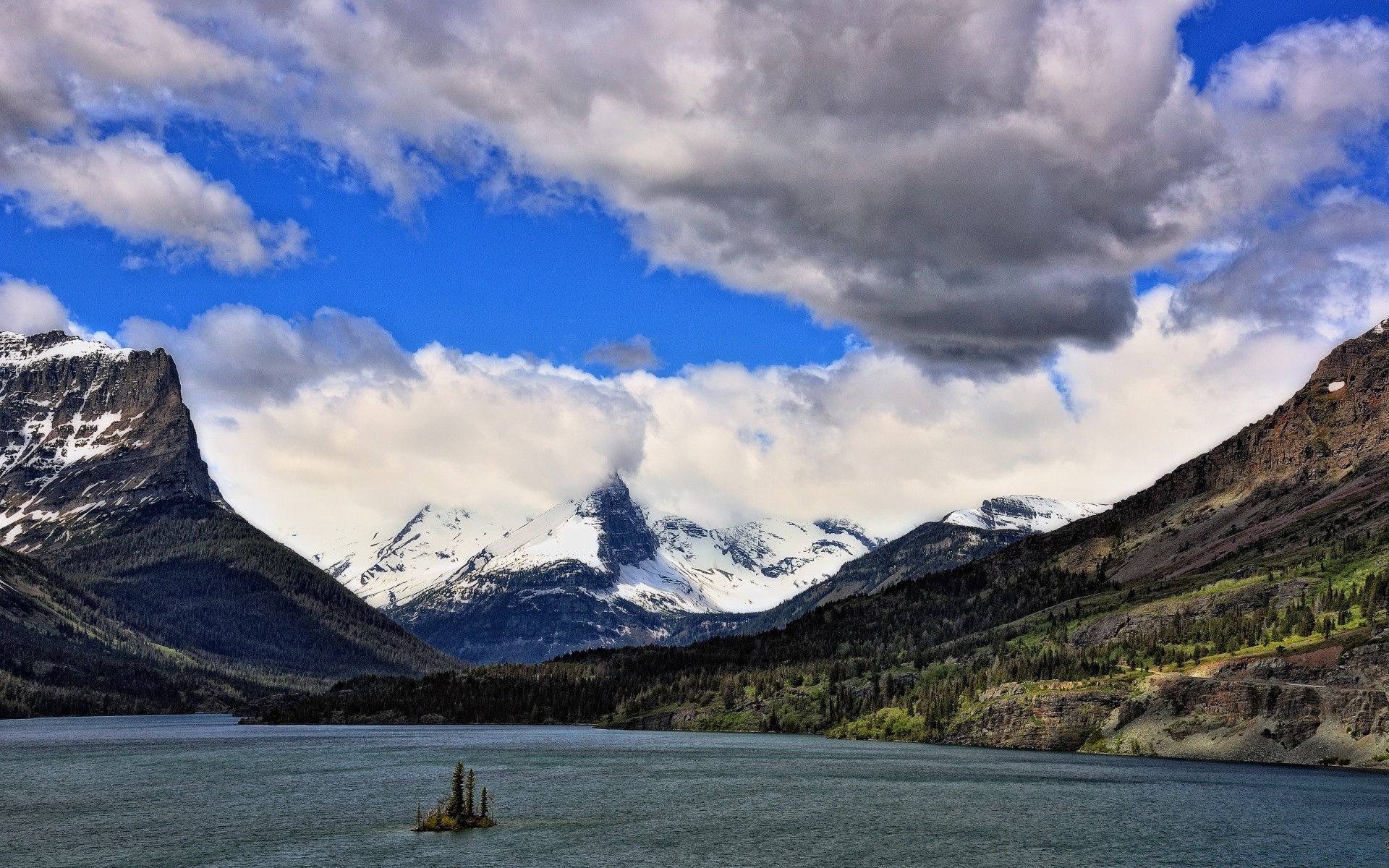 山 山 水 景观 旅游 雪 天空 湖 自然 风景 户外 岩石 反射 冰 冰川 山谷