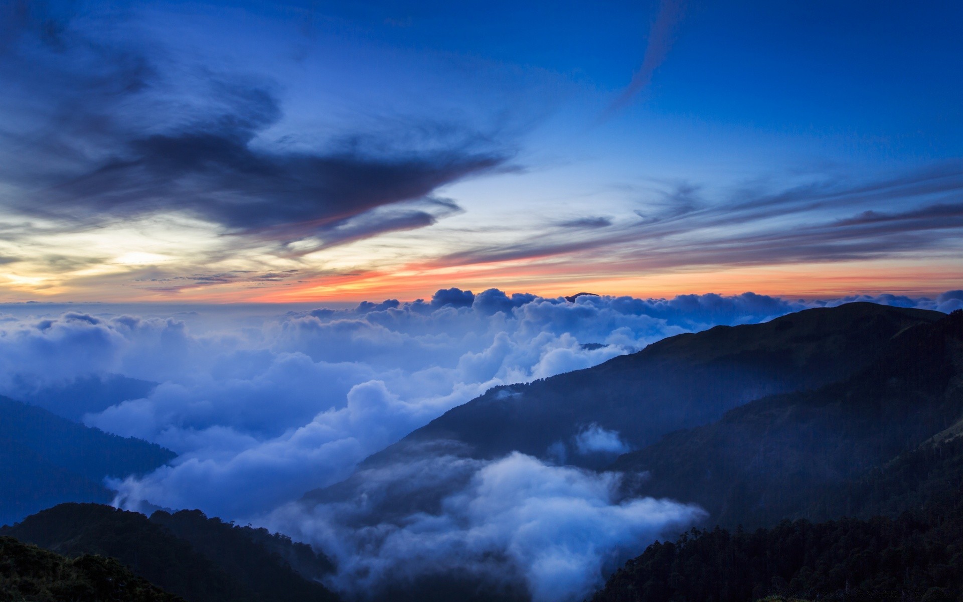 montagnes ciel coucher de soleil montagnes paysage à l extérieur voyage aube nature soir brouillard eau beau temps crépuscule neige