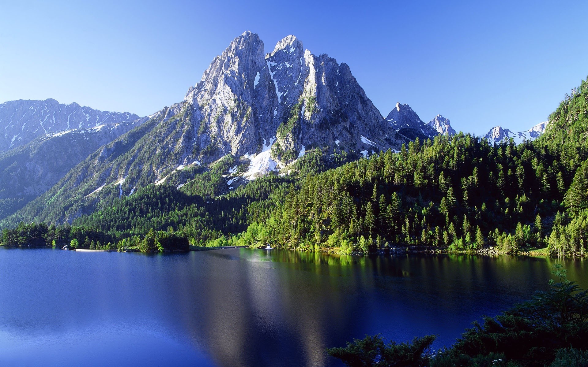 berge berge wasser see landschaft reflexion natur reisen holz landschaftlich im freien himmel tal tageslicht baum