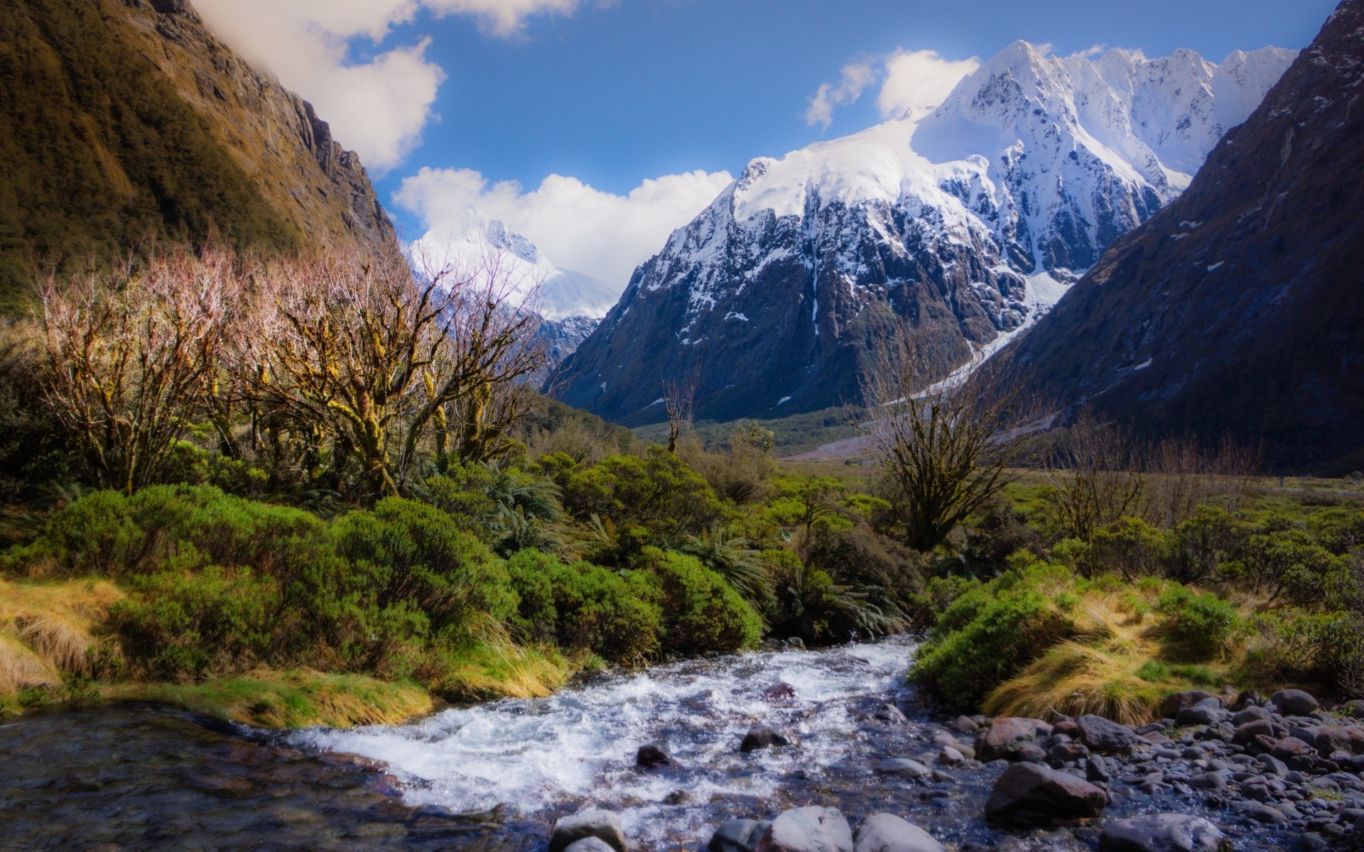 montagnes eau montagnes paysage voyage nature rivière rock à l extérieur scénique ciel neige vallée ruisseau bois