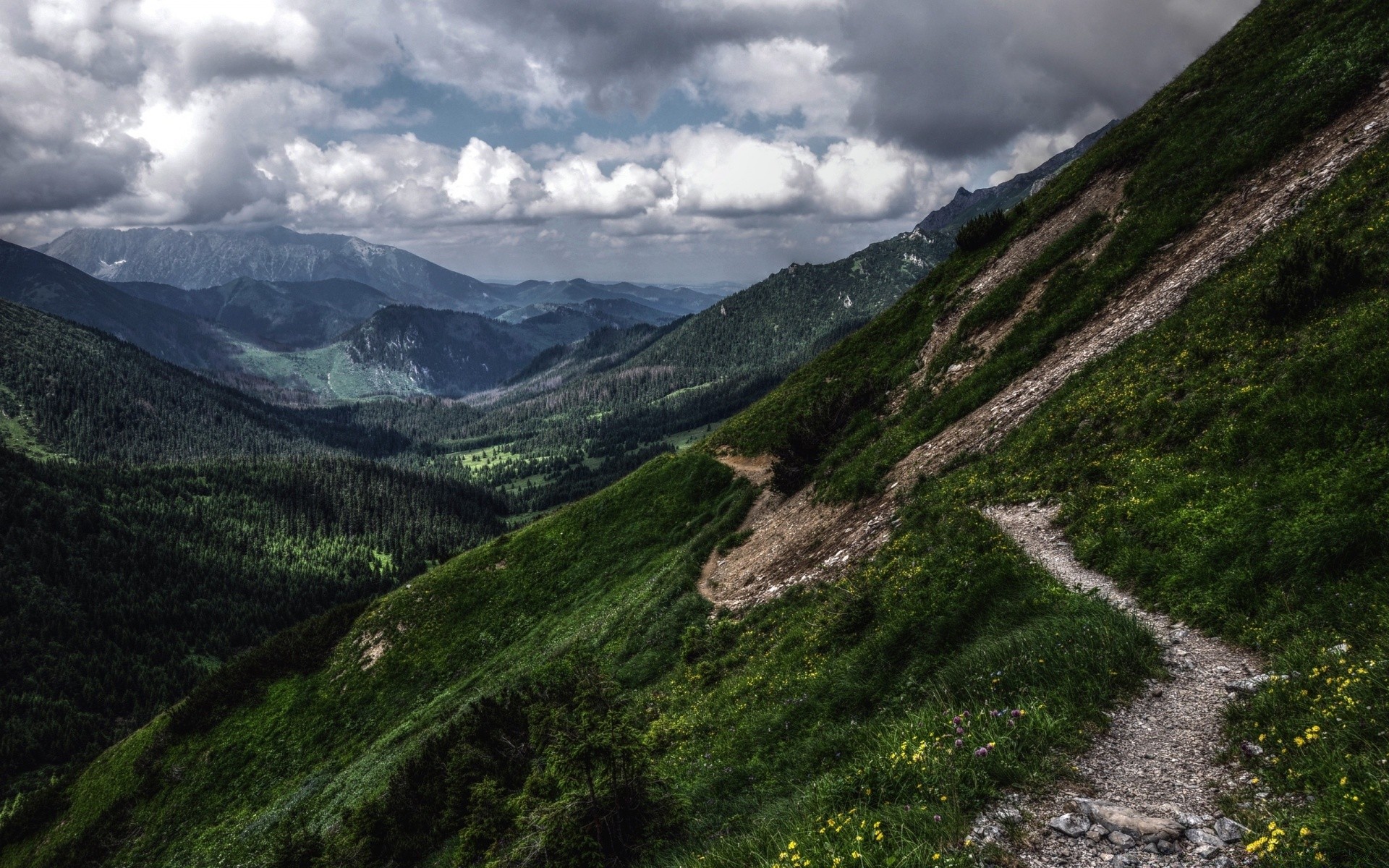 góry góry krajobraz podróże natura dolina na zewnątrz niebo malownicze wzgórze skała trawa trekking światło dzienne turystyka drewno lato