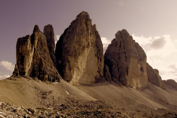 Paesaggio di rocce nel deserto