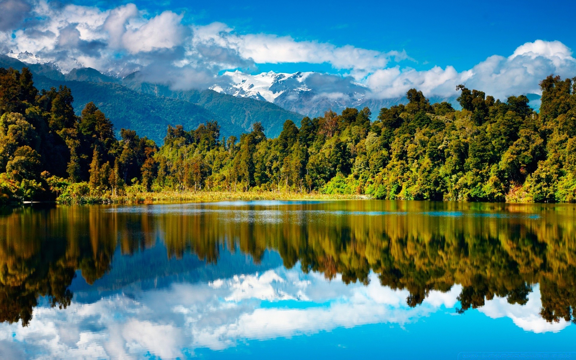 lac réflexion eau nature dehors paysage scénique ciel bois bois voyage lumière du jour montagnes rivière été