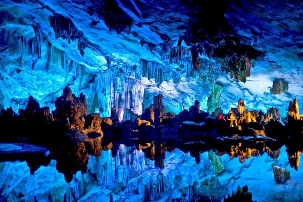 Foto del viajero: estalactmtas en la cueva