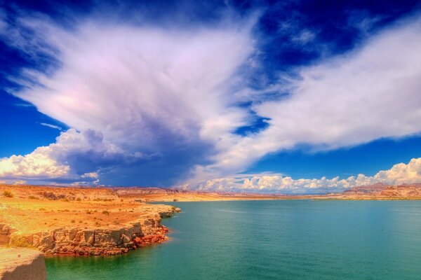 Céu nuvens mar deserto