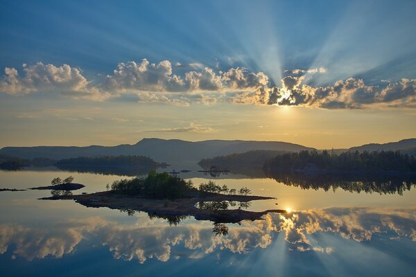 The heavenly expanse spread out over the water surface