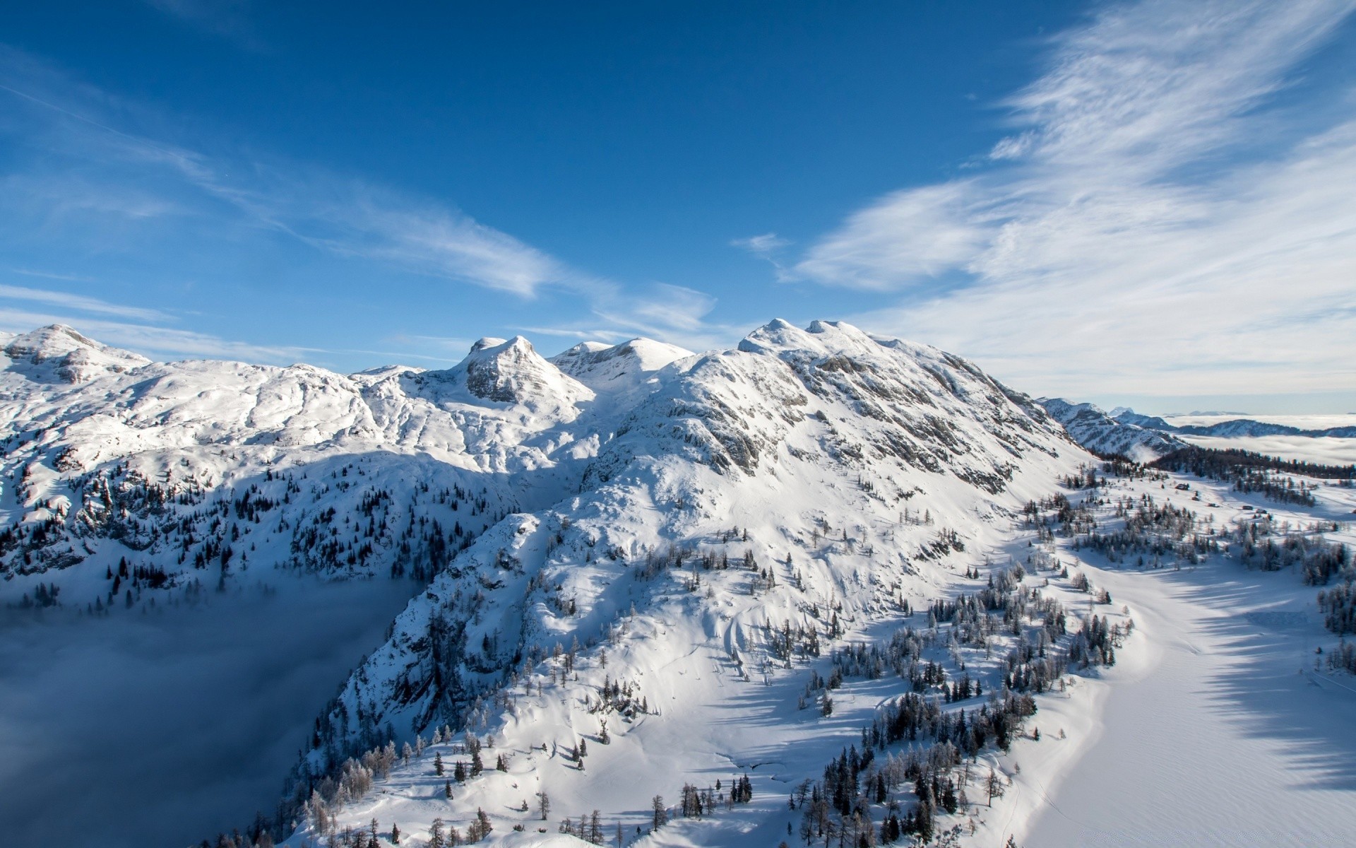 montagnes neige montagnes hiver froid glace scénique station pic de montagne paysage voyage