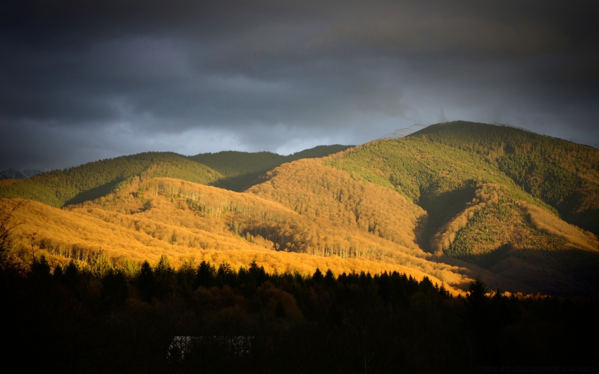 montanhas paisagem montanhas ao ar livre viagens pôr do sol céu amanhecer luz do dia árvore à noite cênica vale natureza colina outono