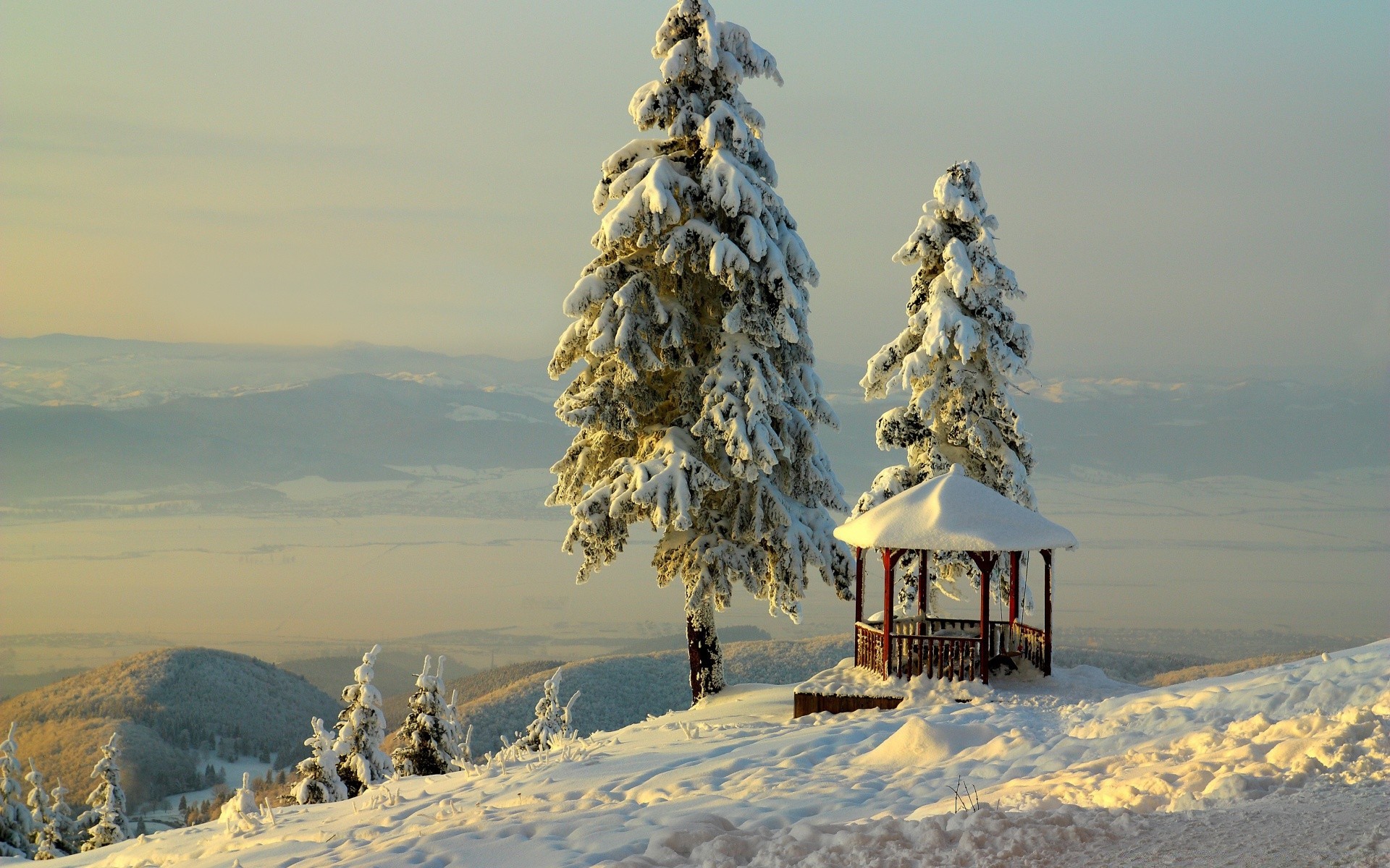 montagnes neige hiver gel ciel paysage froid à l extérieur nature voyage congelé glace montagnes beau temps bois