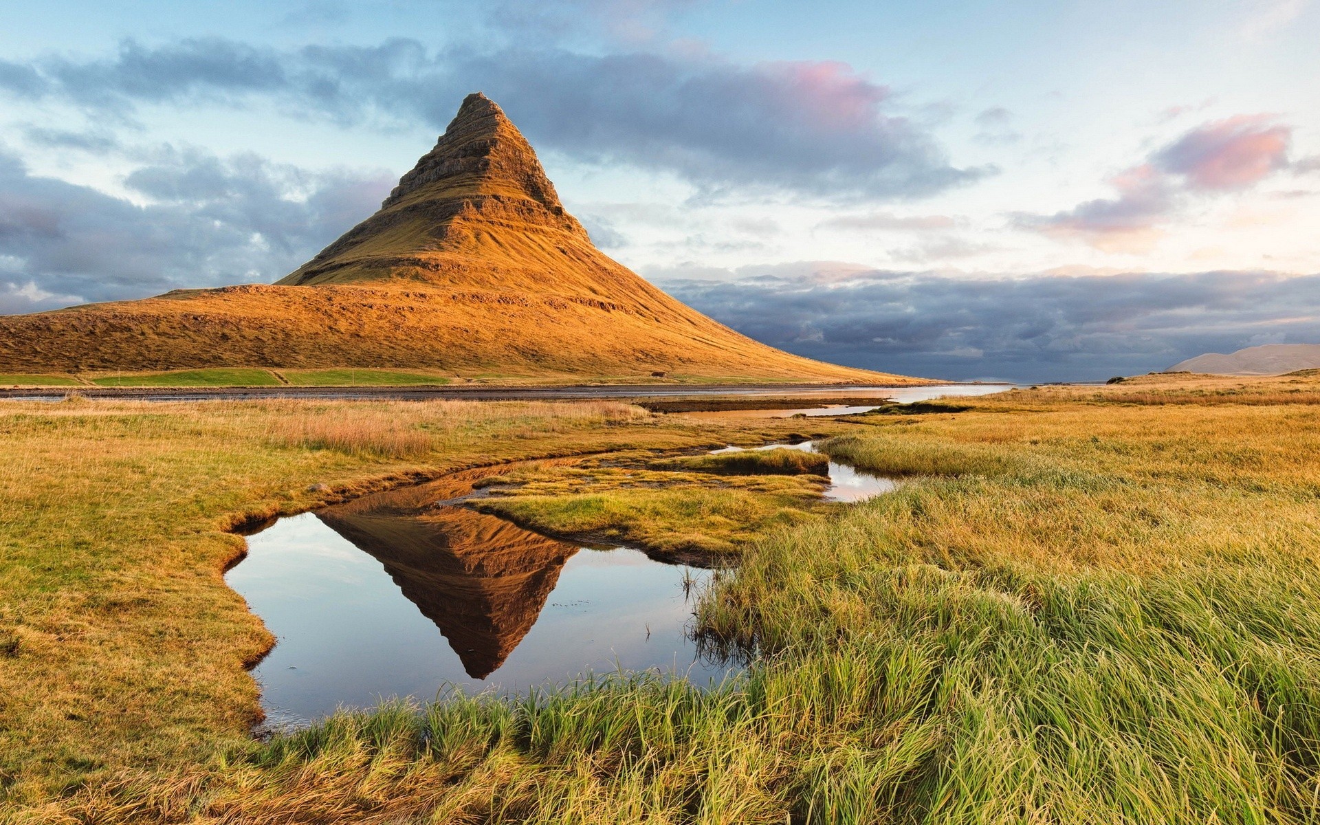 mountains landscape travel outdoors water sky mountain scenic nature lake daylight grass