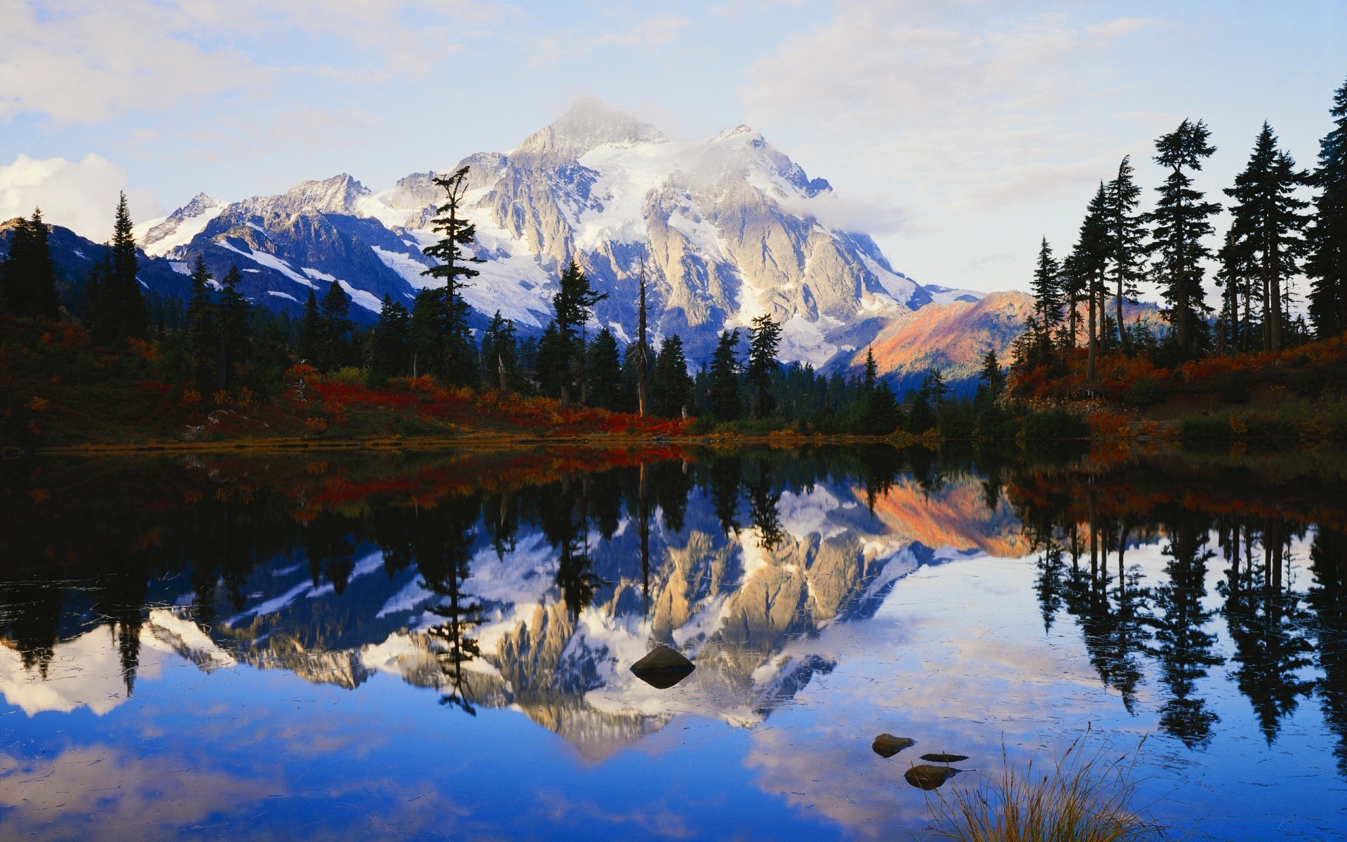 montagnes neige montagnes lac réflexion scénique paysage eau bois à l extérieur lumière du jour voyage ciel nature bois