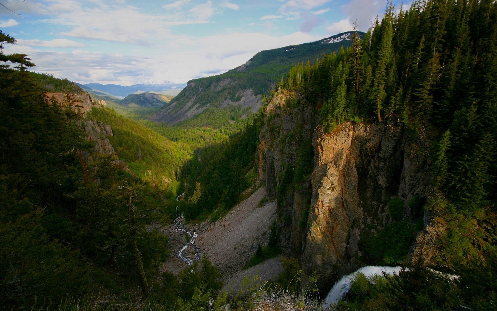 montagnes paysage montagnes voyage nature à l extérieur eau vallée ciel bois rock rivière bois scénique cascade