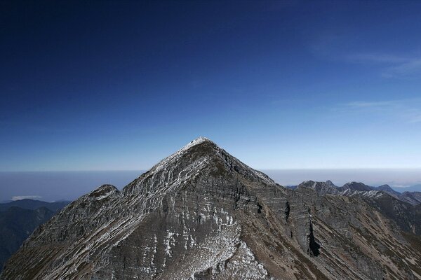 Mountains. Sky. Desktop screensaver