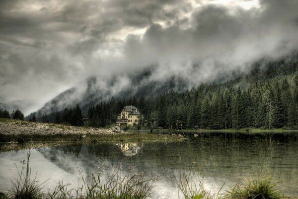 Casa en el lago naturaleza