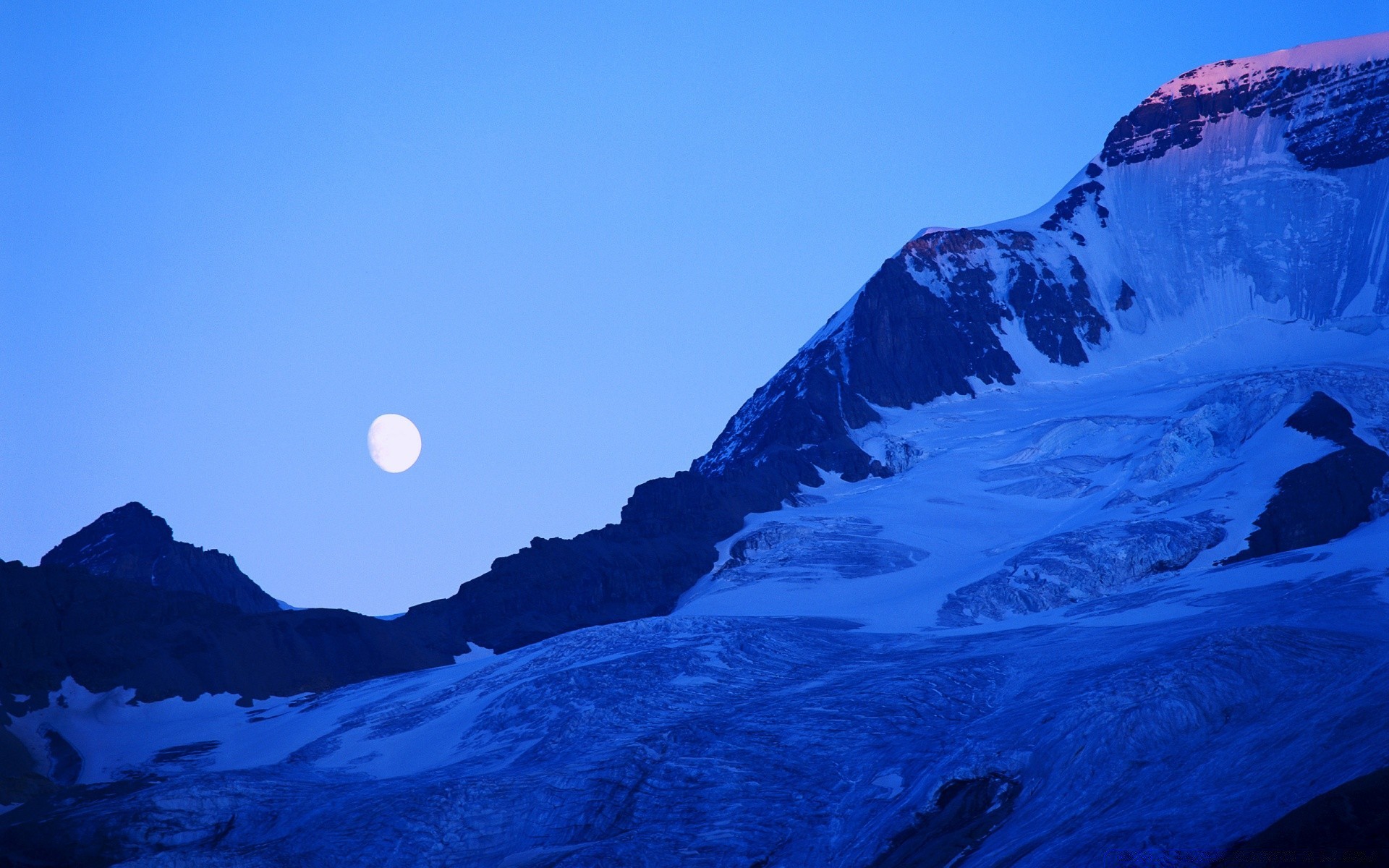 montagnes neige montagnes hiver voyage paysage glace ciel froid à l extérieur nature scénique lumière du jour