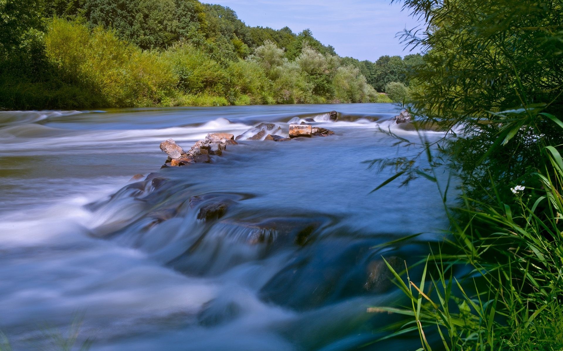 rzeki stawy i strumienie stawy i strumienie woda rzeka natura podróże strumień na zewnątrz krajobraz drzewo rock sceniczny jezioro odbicie wodospad światło dzienne drewno