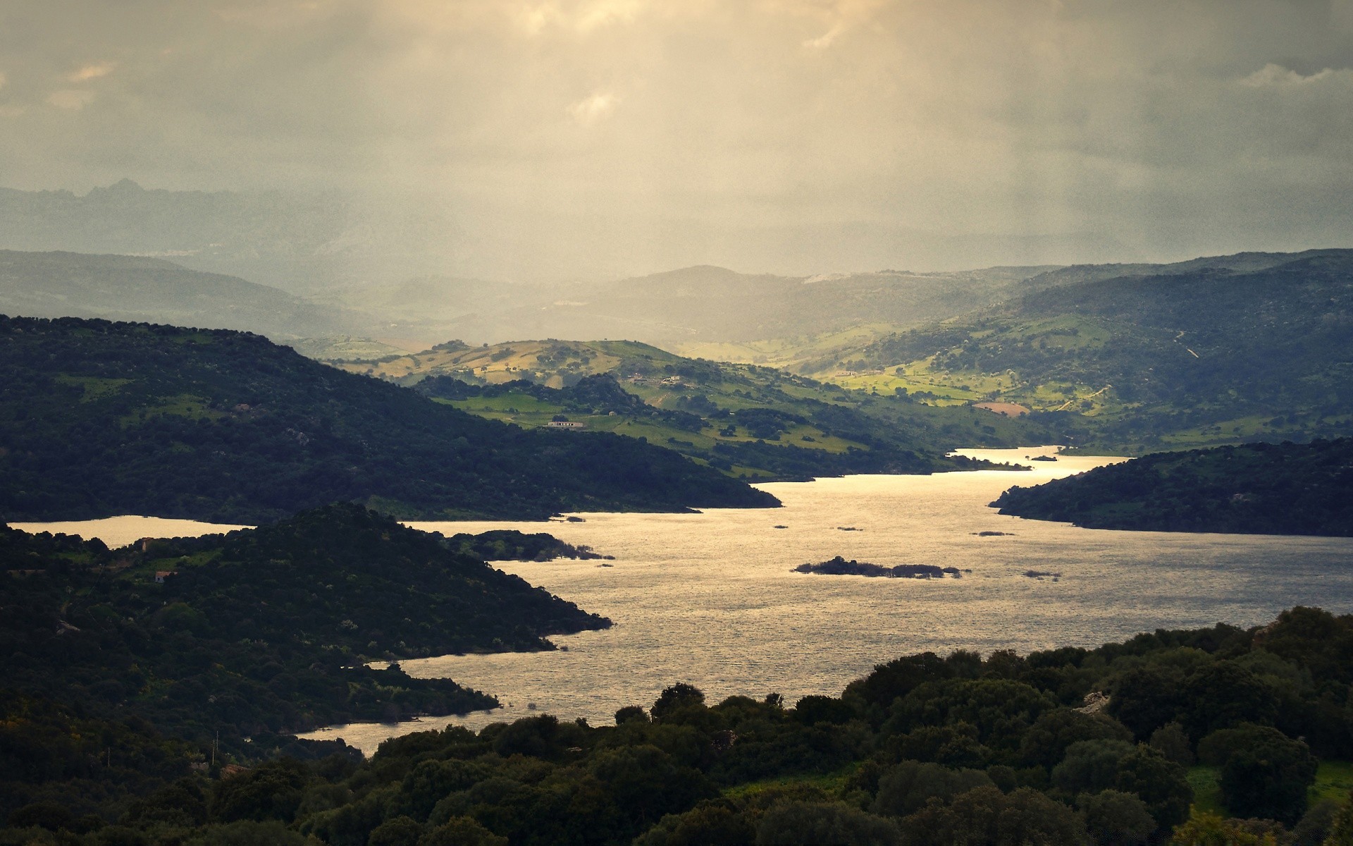 rios lagoas e córregos lagoas e córregos paisagem montanhas névoa água céu viagens natureza ao ar livre pôr do sol amanhecer árvore lago luz do dia colina