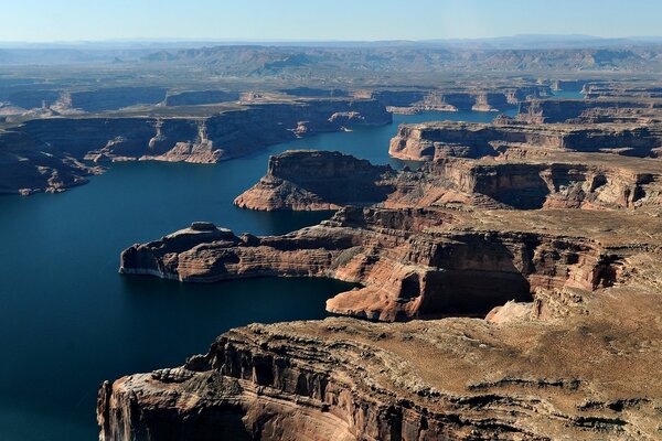 Canyons enormes e majestosos