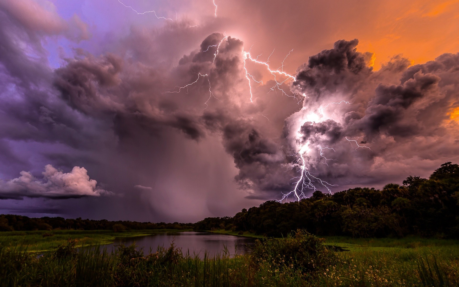 céu tempestade pôr do sol paisagem céu natureza tempestade dramática chuva relâmpago amanhecer trovão nuvem sol tempo água escuro noite crepúsculo