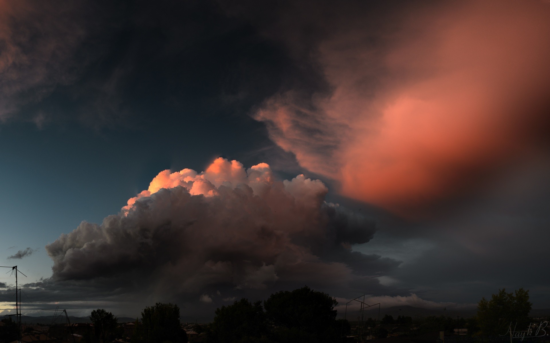 céu pôr do sol paisagem amanhecer céu tempestade vulcão à noite ao ar livre fumaça névoa luz sol desastre tempo crepúsculo erupção natureza montanhas