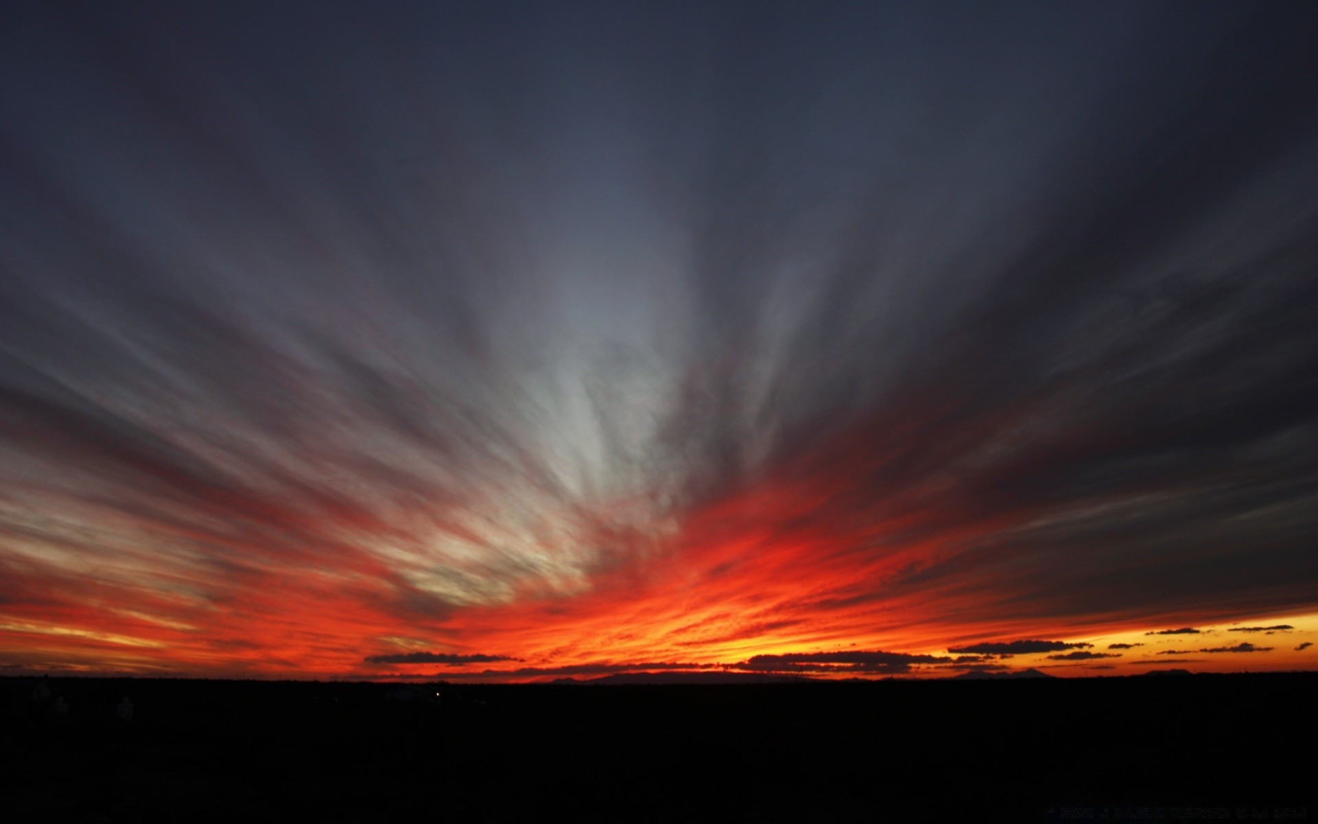 céu abstrato pôr do sol chama noite erupção luz brilhante borrão escuro