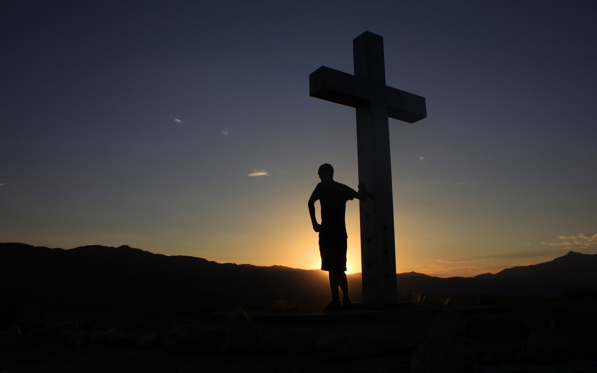 himmel kreuz sonnenuntergang religion silhouette hintergrundbeleuchtung gott dämmerung licht himmel kirche abend landschaft dämmerung spiritualität schatten friedhof