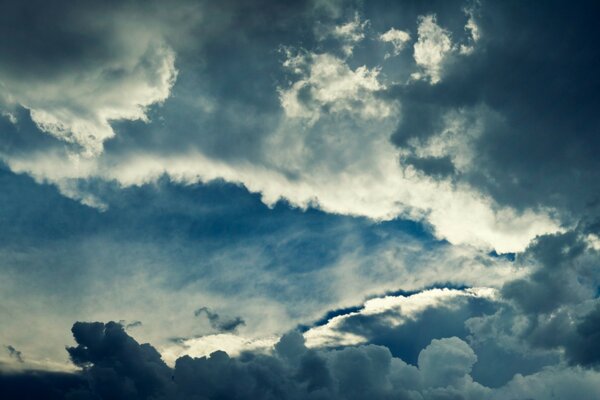 Paysage de ciel avec beaucoup de nuages