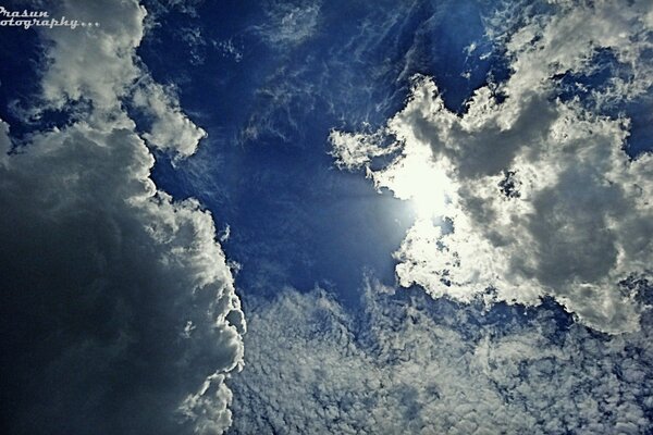 Schöner Himmel bei schönem Wetter