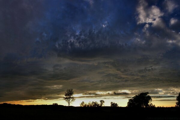 Sky thunder lightning thunderstorm heavenly rumble