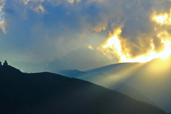 Belle aube dans les Alpes