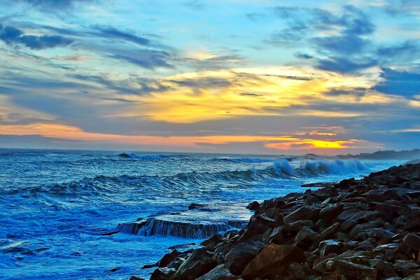 Himmlischer Sonnenuntergang am Meer