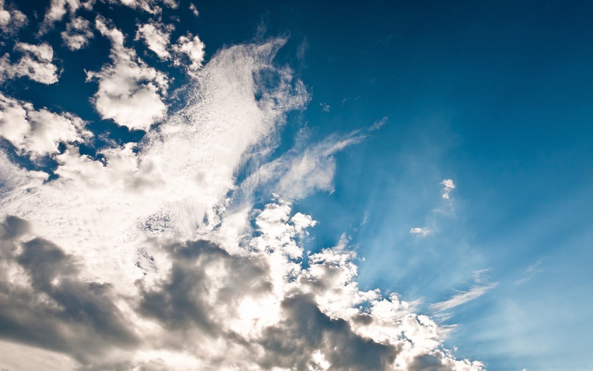 céu céu ao ar livre natureza tempo bom tempo verão alto meteorologia luz do dia sol céu paisagem para baixo luz espaço nuvem cênica brilhante