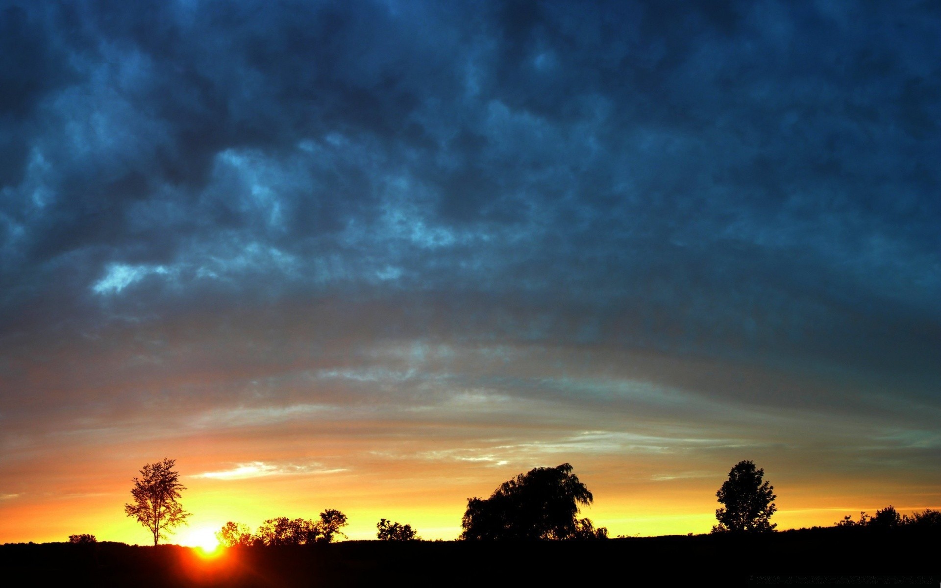 ciel coucher de soleil nature ciel aube soleil soir crépuscule sombre paysage à l extérieur beau temps lumineux été silhouette