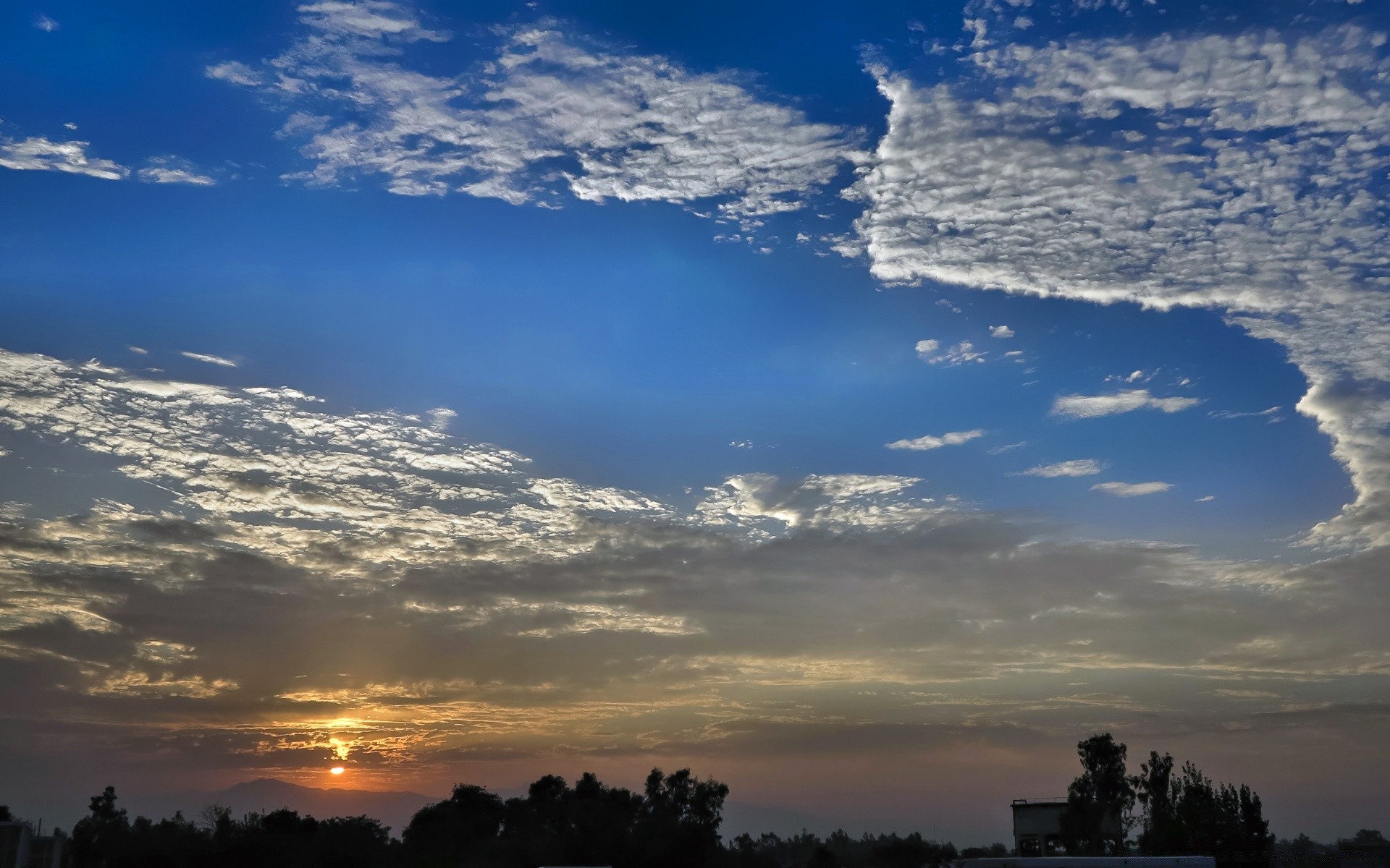 ciel ciel coucher de soleil nature dehors paysage aube soleil lumière du jour lumière météo été soir beau temps crépuscule voyage tempête pluie scénique nuage