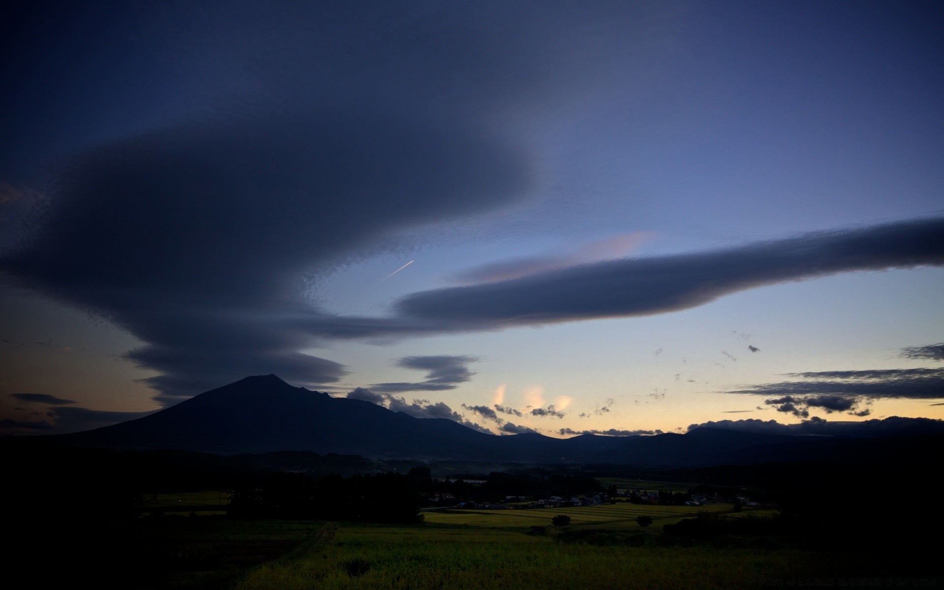 himmel landschaft sonnenuntergang himmel dämmerung berge sturm natur sonne nebel abend dämmerung im freien licht reisen regen