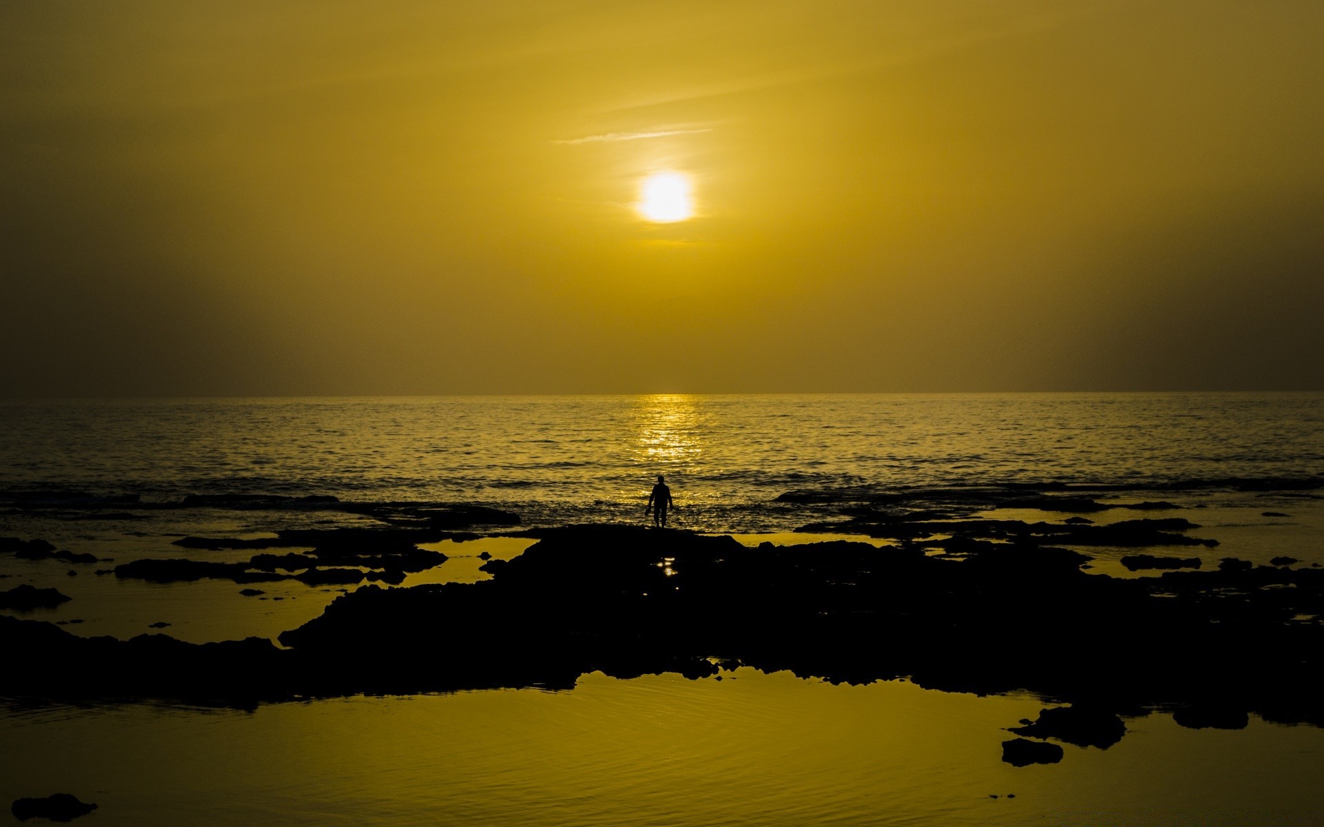 ciel coucher de soleil aube soleil eau soir crépuscule plage mer rétro-éclairé océan beau temps ciel été paysage nature paysage