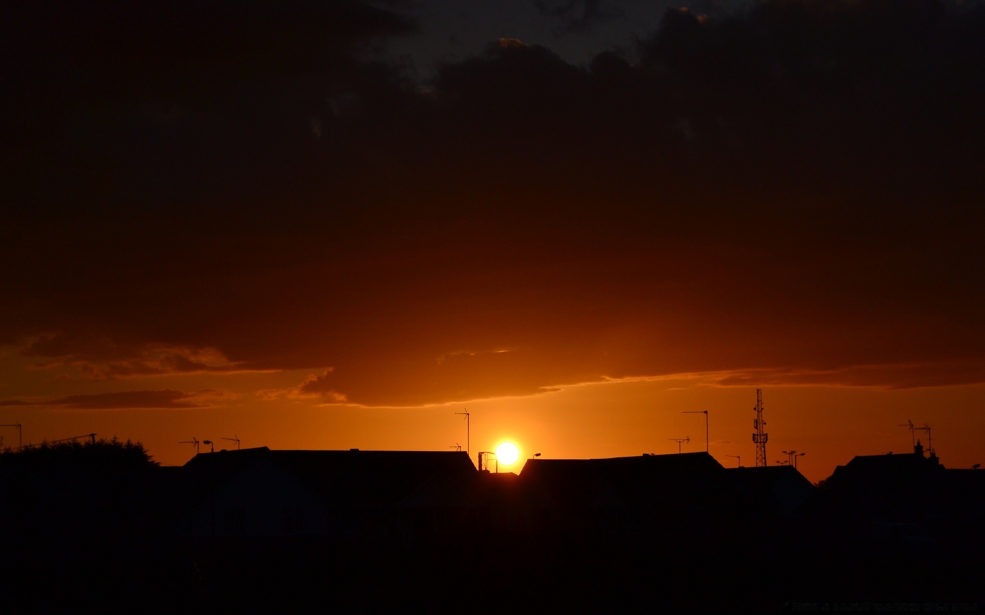 cielo tramonto sera alba crepuscolo illuminato luce silhouette paesaggio cielo sole