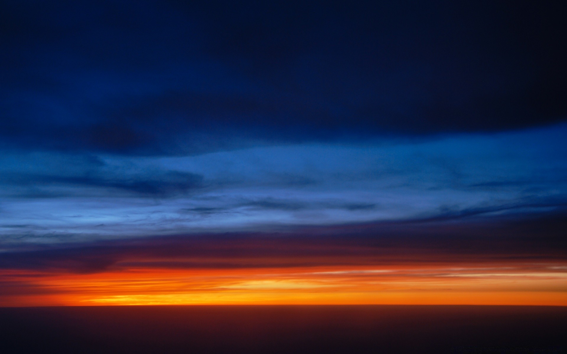 天空 日落 天空 晚上 黄昏 太阳 自然 黎明 户外 黑暗 好天气 光 月亮 明亮 空间