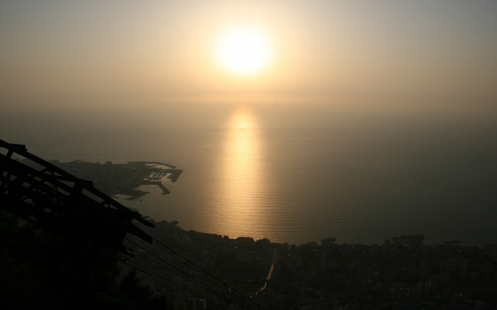 cielo tramonto alba sole paesaggio sera nebbia luce cielo acqua spiaggia crepuscolo mare silhouette luna illuminato lago oceano nebbia albero