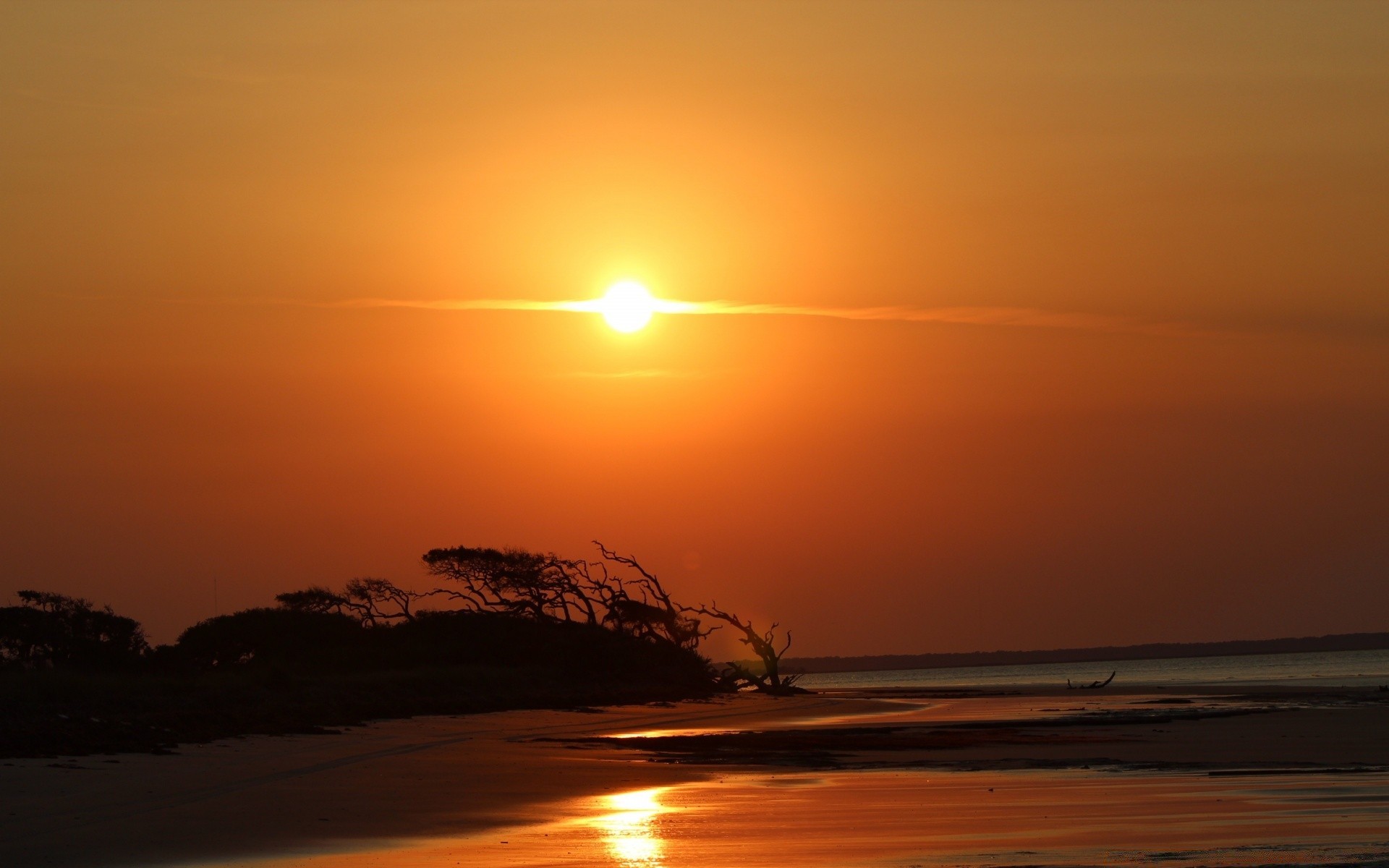 ciel coucher de soleil aube soleil soir eau crépuscule plage océan mer rétro-éclairé ciel paysage mer silhouette beau temps paysage