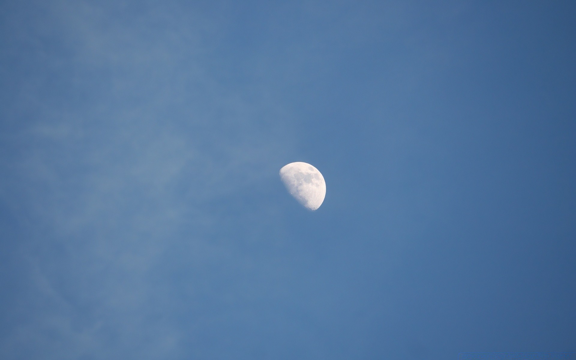 天空 天空 空气 月亮 高 自然 户外 好天气 桌面 空间 日光 风 飞行