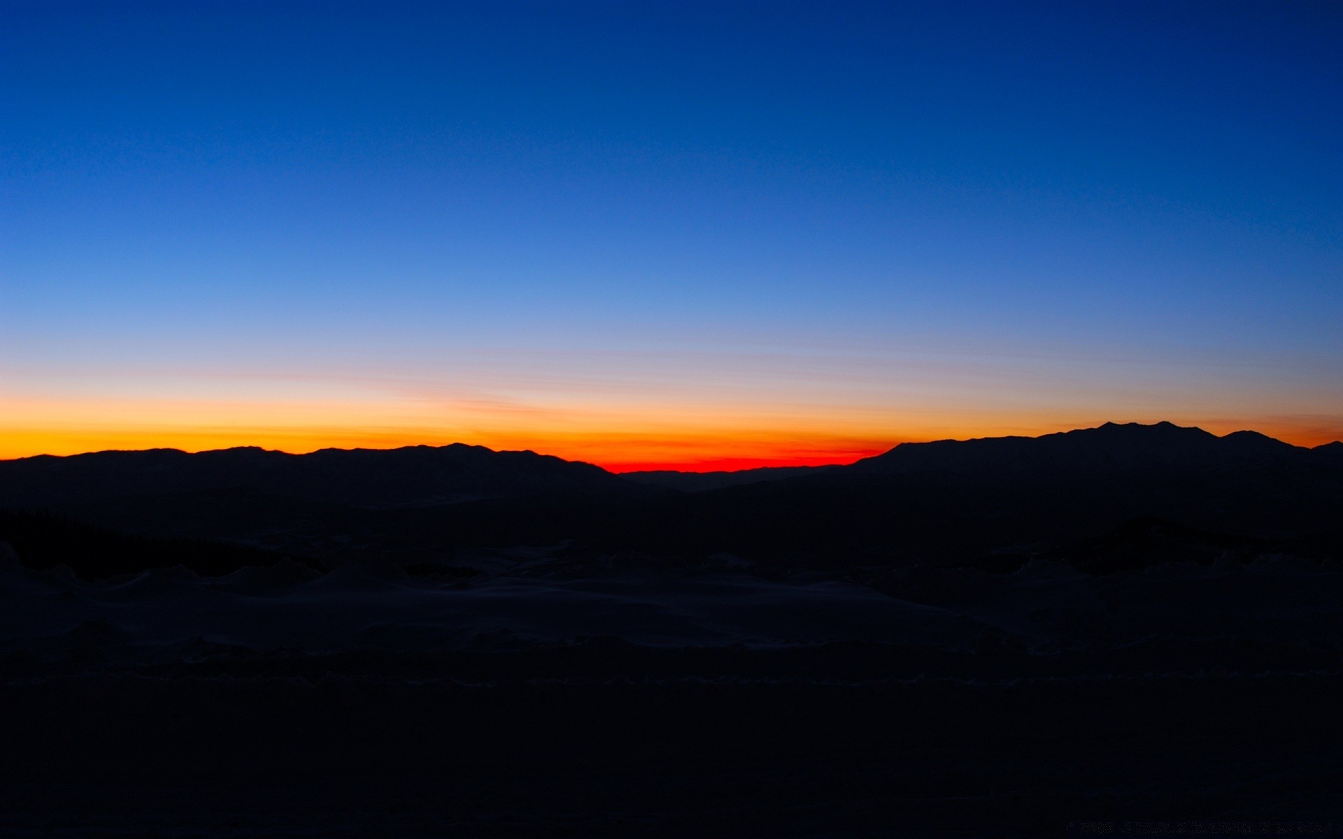 ciel coucher de soleil soir aube crépuscule ciel paysage montagnes lumière lune soleil voyage désert nature brouillard