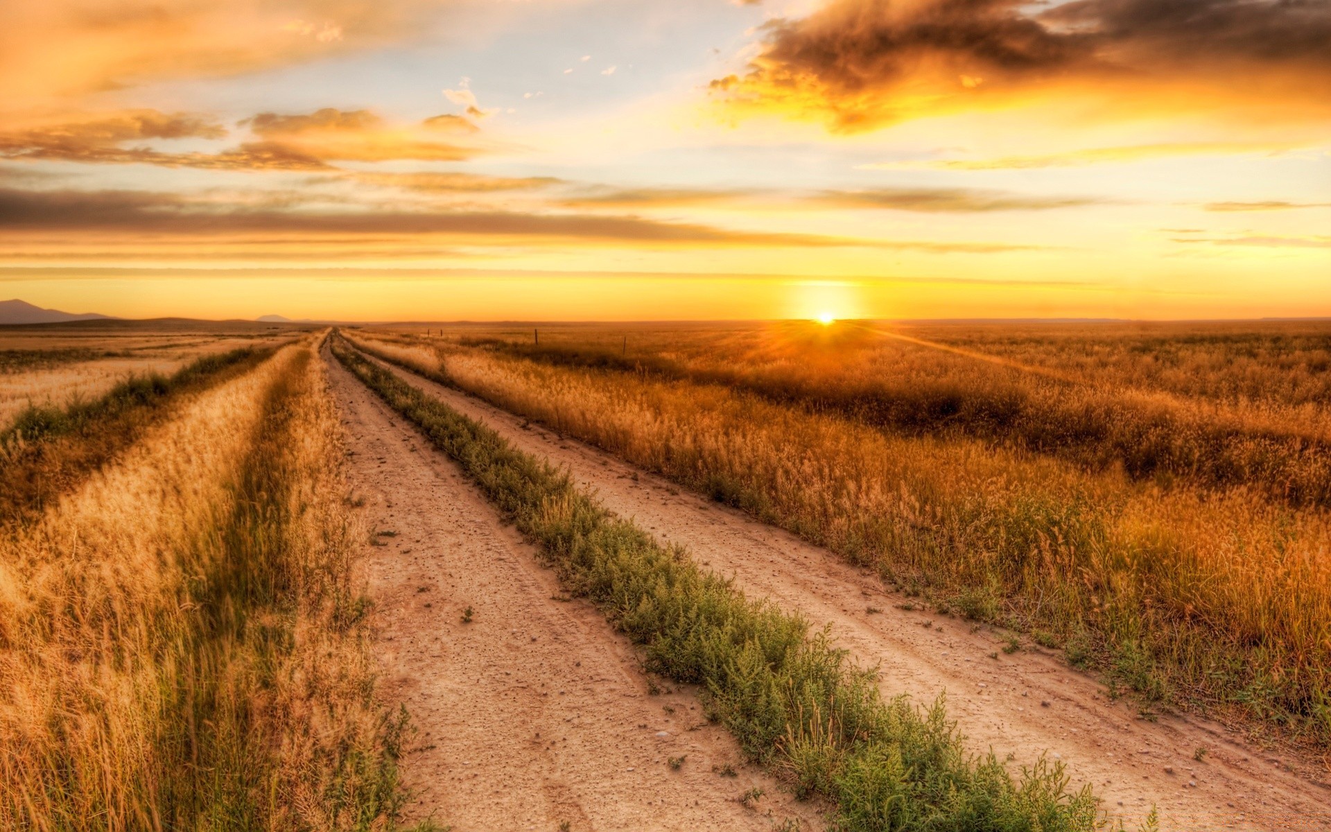 himmel landschaft feld des ländlichen natur landwirtschaft himmel land bauernhof landschaft boden straße sonnenuntergang im freien