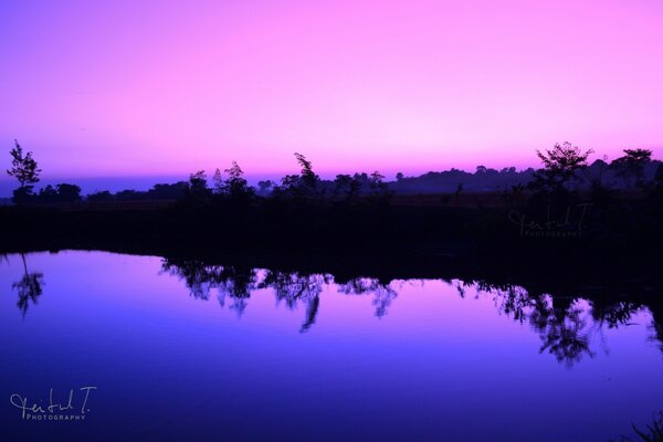 Noite incomum no lago