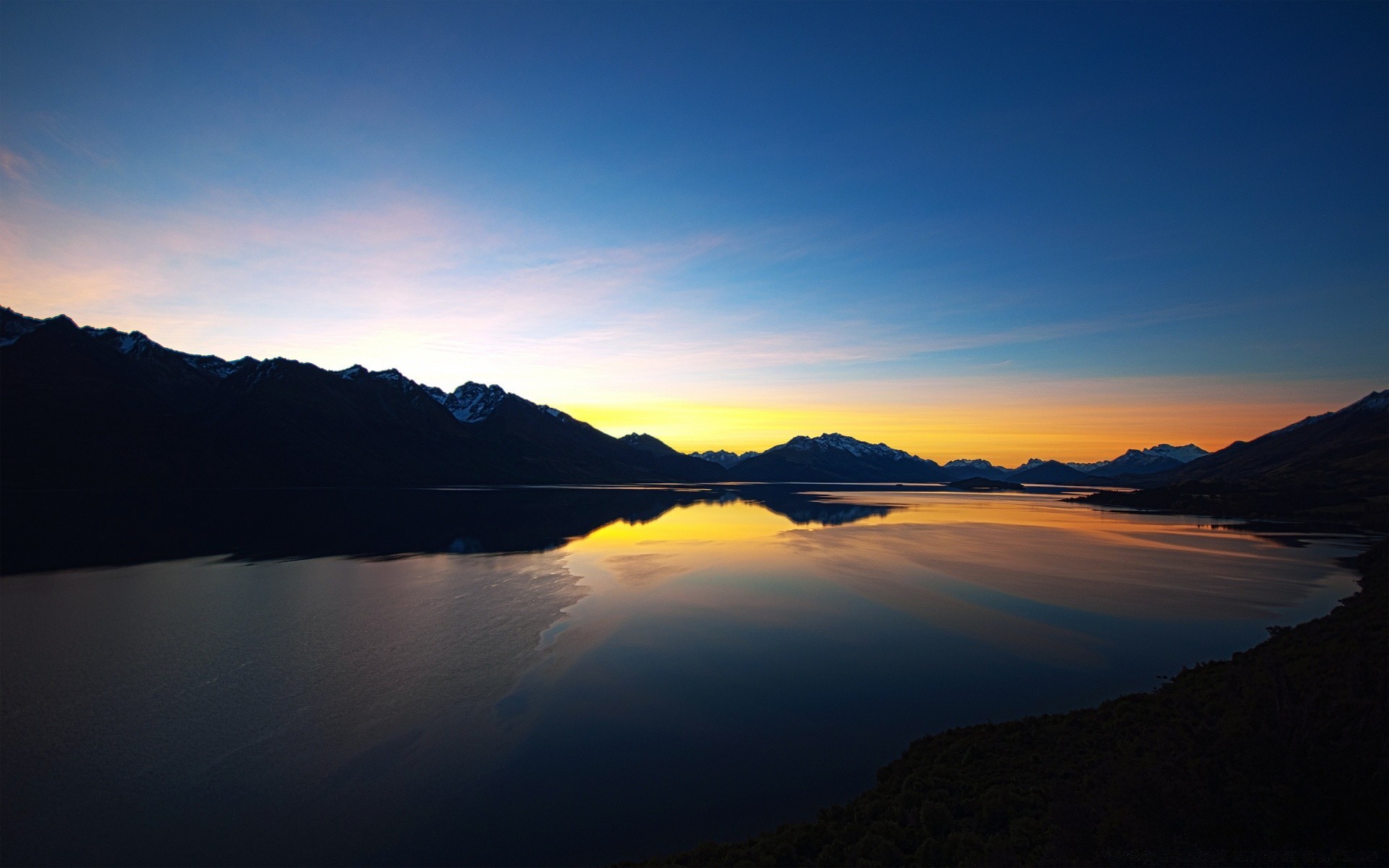 lac coucher de soleil aube eau paysage soir crépuscule brouillard montagnes réflexion ciel soleil nature lumière brouillard