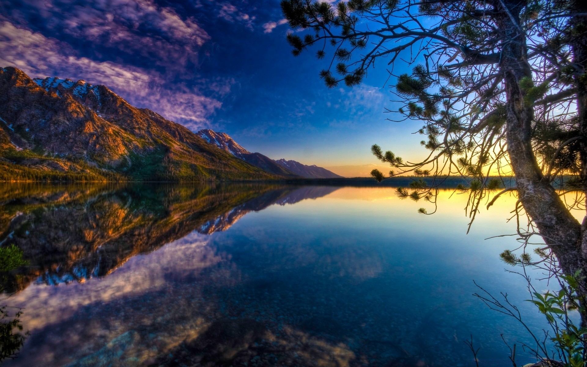 lac eau paysage ciel nature voyage à l extérieur scénique arbre coucher de soleil réflexion montagnes soir mer aube lumière du jour mer crépuscule