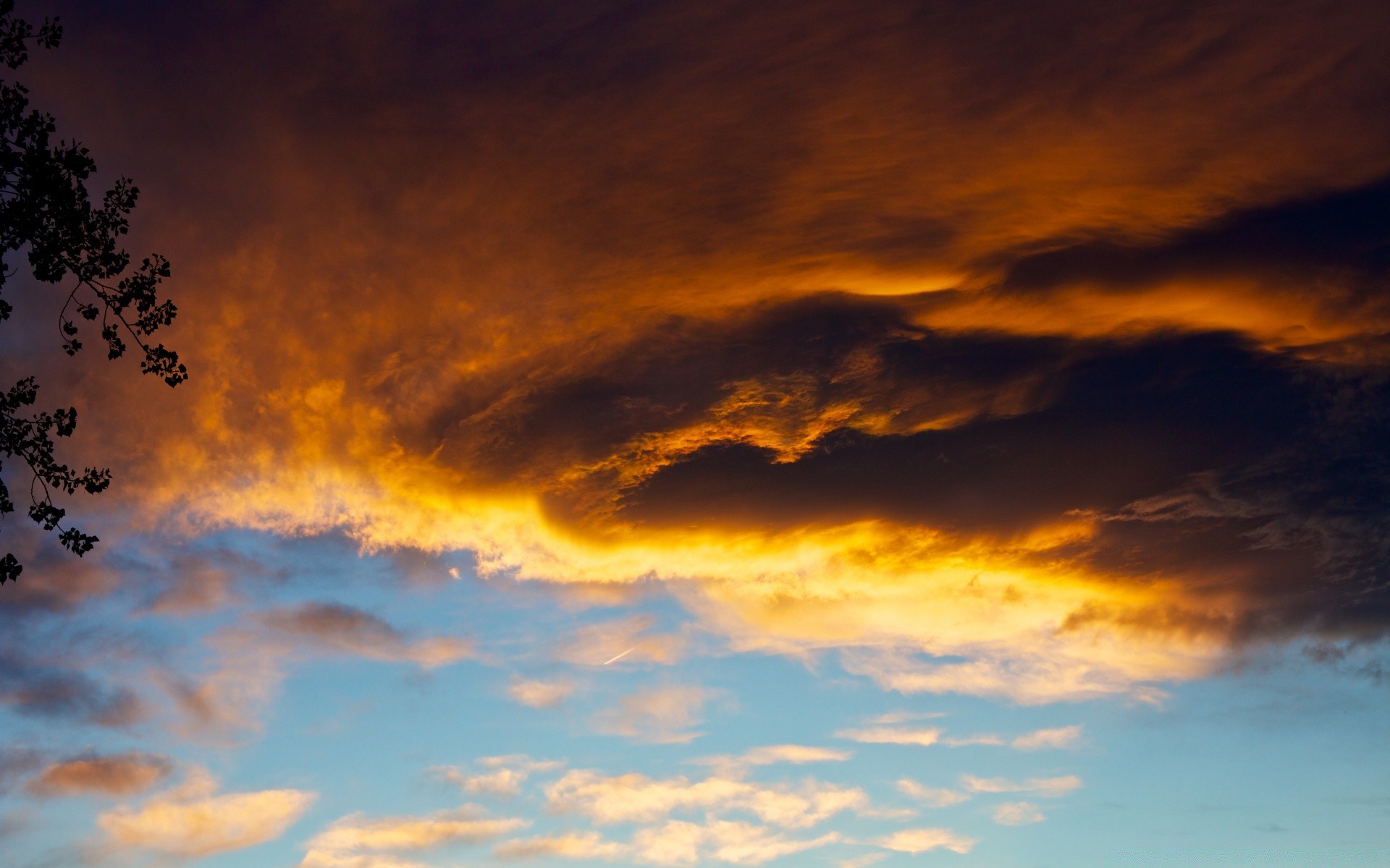 the sky sunset nature sky sun evening outdoors weather dawn fair weather dusk light landscape summer dramatic daylight bright dark meteorology heaven